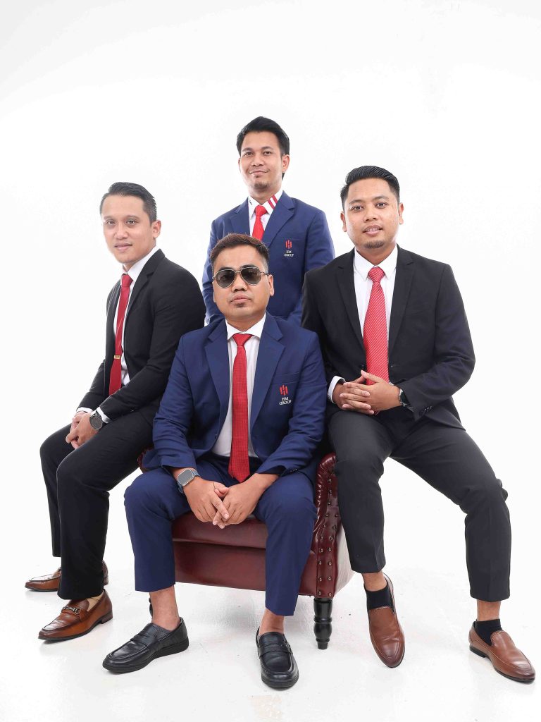 AIA insurance team group photo, Khairul Anuar team corporate photoshoot by The Cade & Co, Cyberjaya