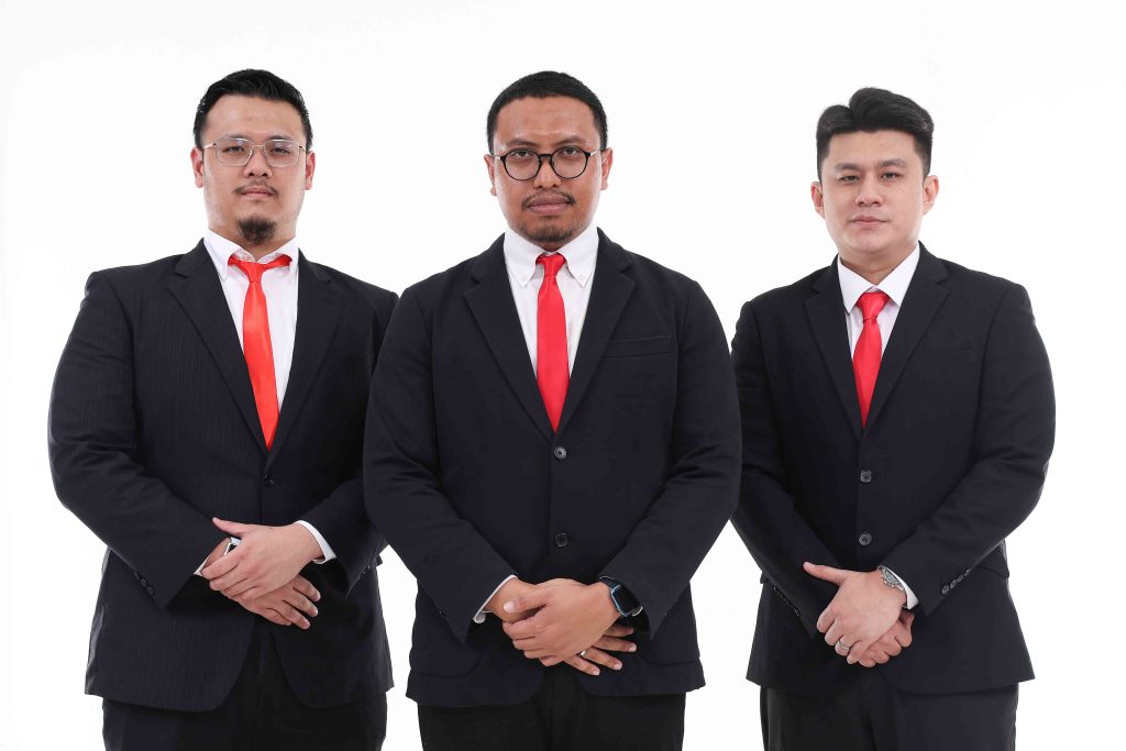 AIA insurance team group photo, Khairul Anuar team corporate photoshoot by The Cade & Co, Cyberjaya