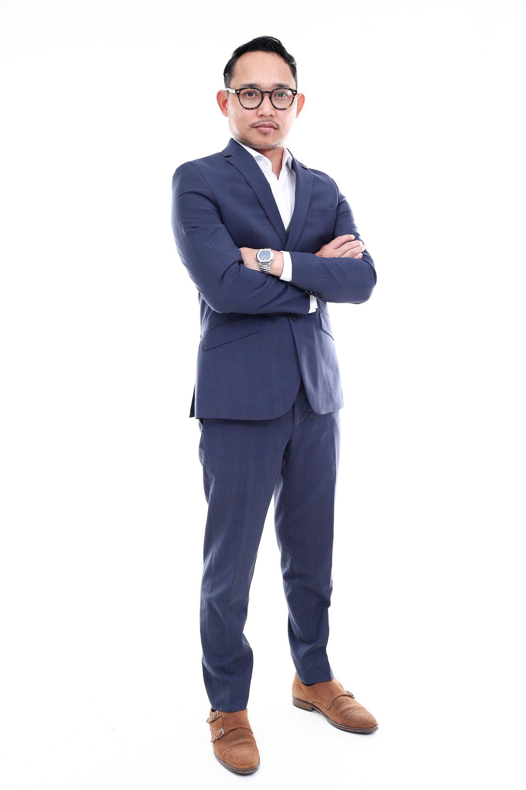 En Naim, Property Agent (REN), full-length portrait, studio portrait 3, The Cade & Co, Cyberjaya