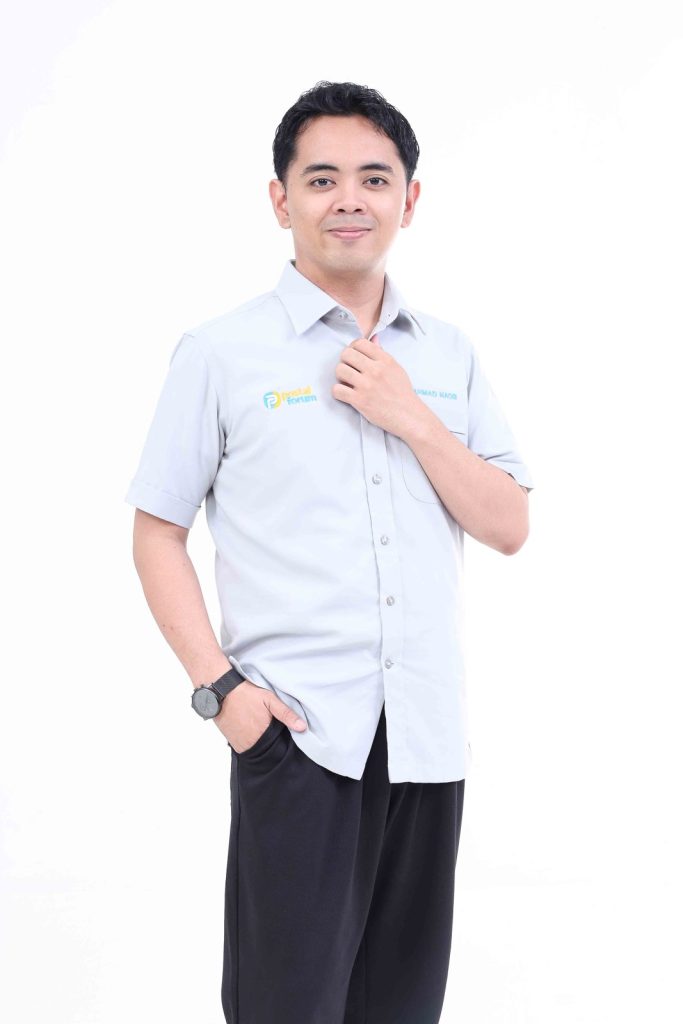 Postal Forum MCMC staff individual portrait in uniform, studio corporate photoshoot by The Cade & Co, Cyberjaya