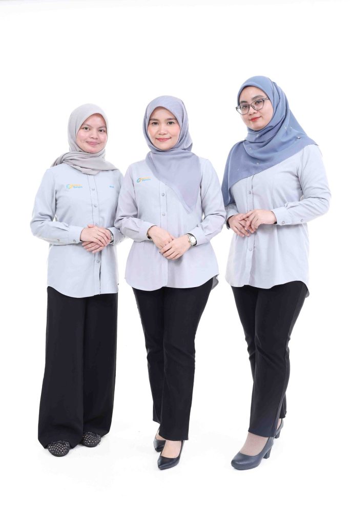 Postal Forum MCMC colleagues small group portrait, studio corporate photoshoot by The Cade & Co, Cyberjaya